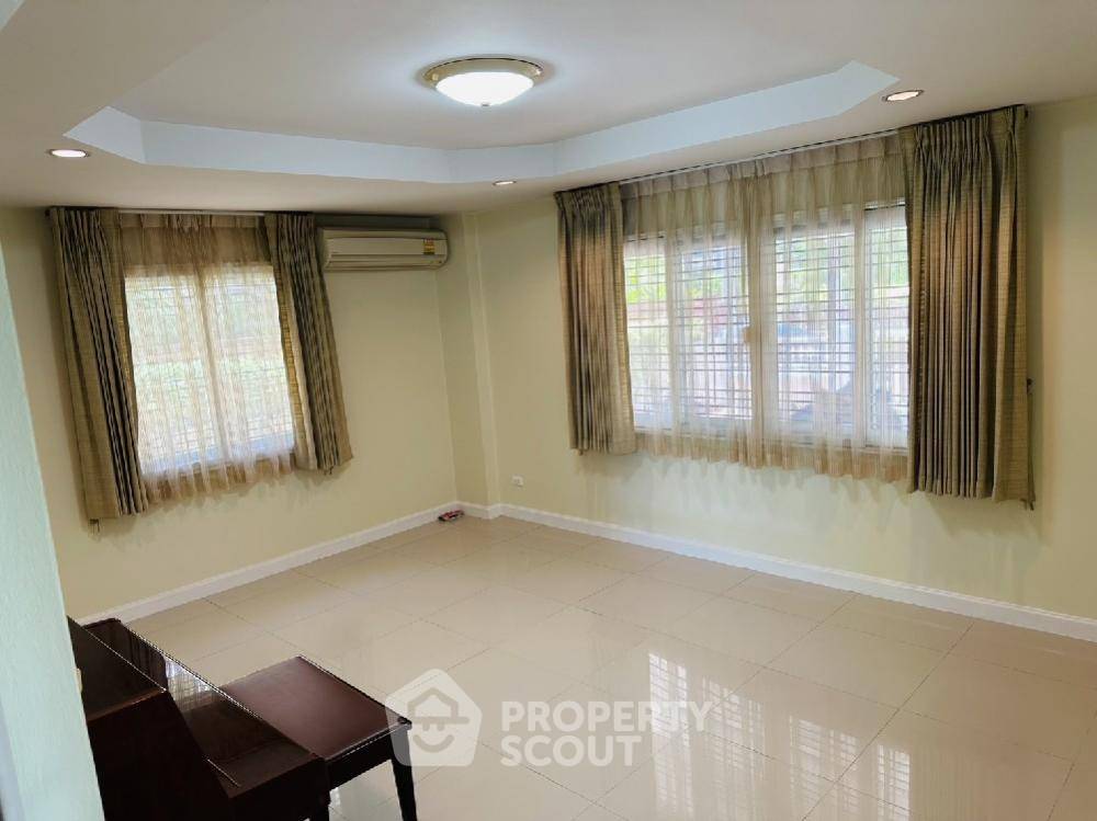 รูป บ้านเดี่ยว 4 ห้องนอน ขนาด 325 ตร.ม. สำหรับขาย ในเสม็ด เมืองชลบุรี ชลบุรี (ID 1275105) - รูปที่ 8/21