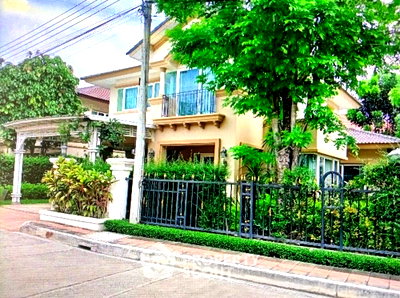 บ้านเดี่ยว รวมโชค มอลล์ : บ้าน 5 ห้องนอน เพ็ทได้ สำหรับขาย ในสันผีเสื้อ เมืองเชียงใหม่ เชียงใหม่ (ID 1521501)