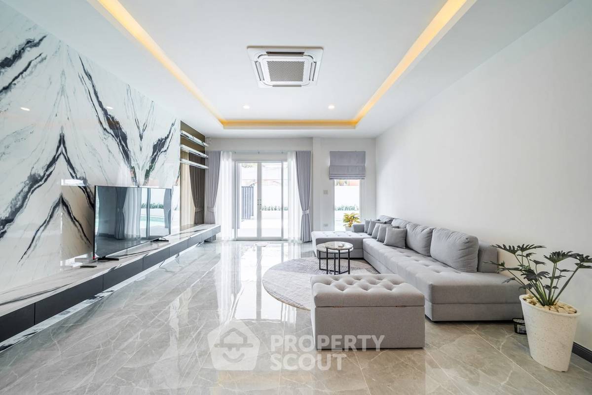 รูป บ้านเดี่ยว 5 ห้องนอน ขาย 250 ตร.ม. ในหนองปรือ พัทยา (ID 2169641) - รูปที่ 14/27