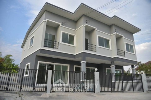 ทาวน์เฮ้าส์ 2 ห้องนอน สำหรับขาย ในสันผักหวาน หางดง เชียงใหม่ 157 ตร.ม. (ID 1777498)