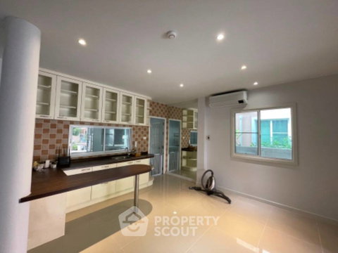 บ้านเดี่ยว 3 ห้องนอน 180 ตร.ม. ขาย ในลาดพร้าว กรุงเทพ (ID 1062000)