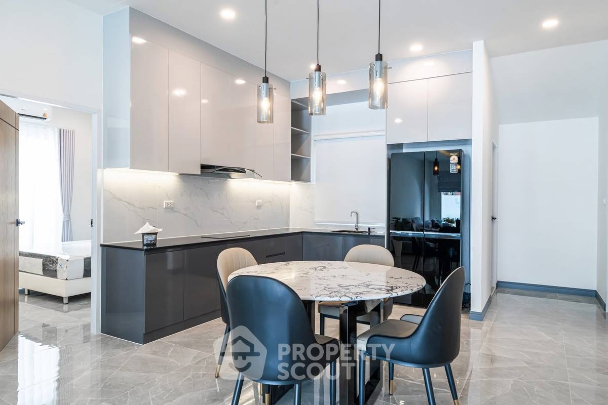 รูป บ้านเดี่ยว 5 ห้องนอน ขาย 250 ตร.ม. ในหนองปรือ พัทยา (ID 2169641) - รูปที่ 10/27