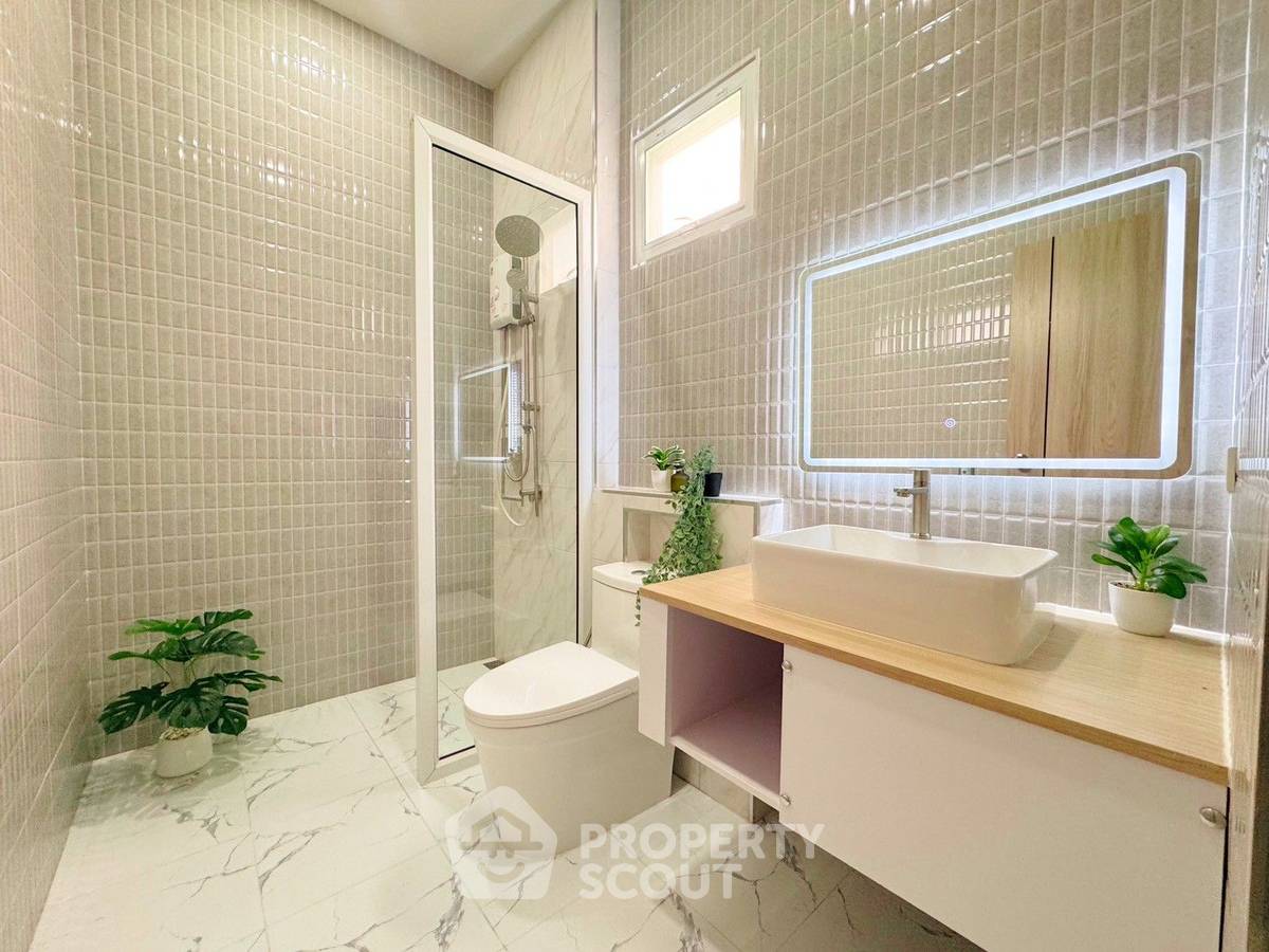 รูป วิลล่า 4 ห้องนอน สำหรับขาย พัทยา หนองปรือ บางละมุง (เลี้ยงสัตว์ได้) (ID 2111996) - รูปที่ 13/14