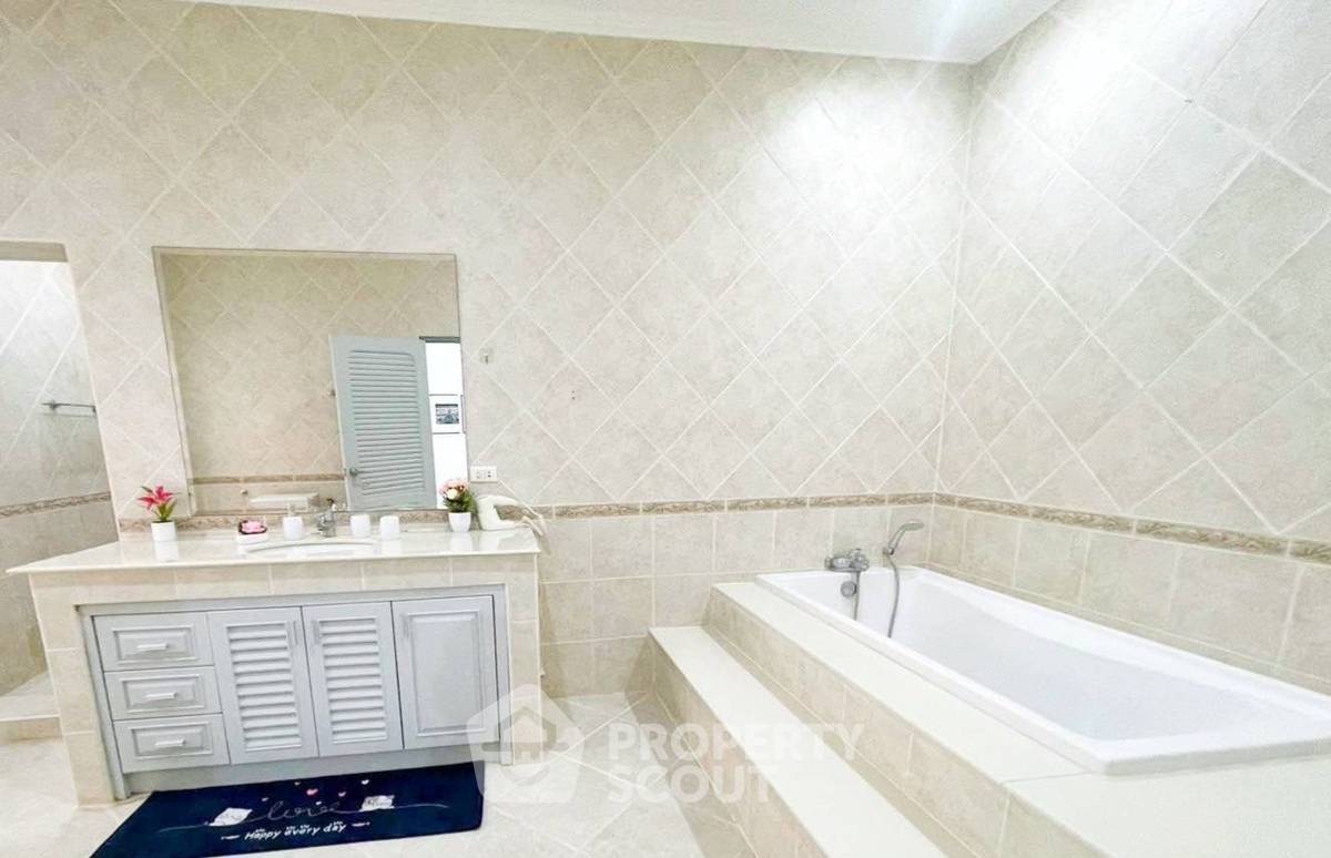 รูป บ้านวิลล่า 10 ห้องนอน Majestic Residence ขนาด 810 ตร.ม. รับสัตว์เลี้ยงได้ (ID 2102900) - รูปที่ 15/20