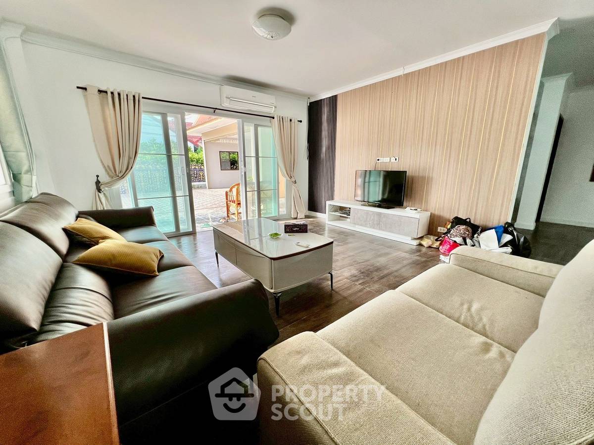 รูป บ้านวิลล่า 4 ห้องนอน ในโครงการ บ้านปาร์ค รุ่งเรือง พัทยาตะวันออก (ID 2133274) - รูปที่ 2/18