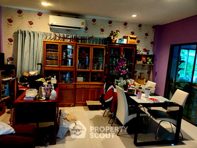 ขายบ้านเดี่ยว : บ้าน 3 ห้องนอน ขาย พร้อมสัตว์เลี้ยง Perfect Place พัฒนาการ-ศรีนครินทร์ (ID 1218203)
