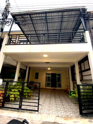 Townhouses for sale : 4-BR Townhouse Pet-Friendly Gusto Sathorn - Taksin Near MRT Phasi Charoen (ID 1597550)