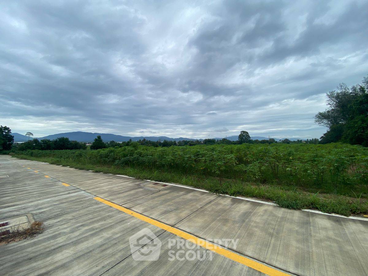 รูป ที่ดิน สำหรับขาย ในสุรศักดิ์ ศรีราชา ชลบุรี (ID 2113297) - รูปที่ 2/4