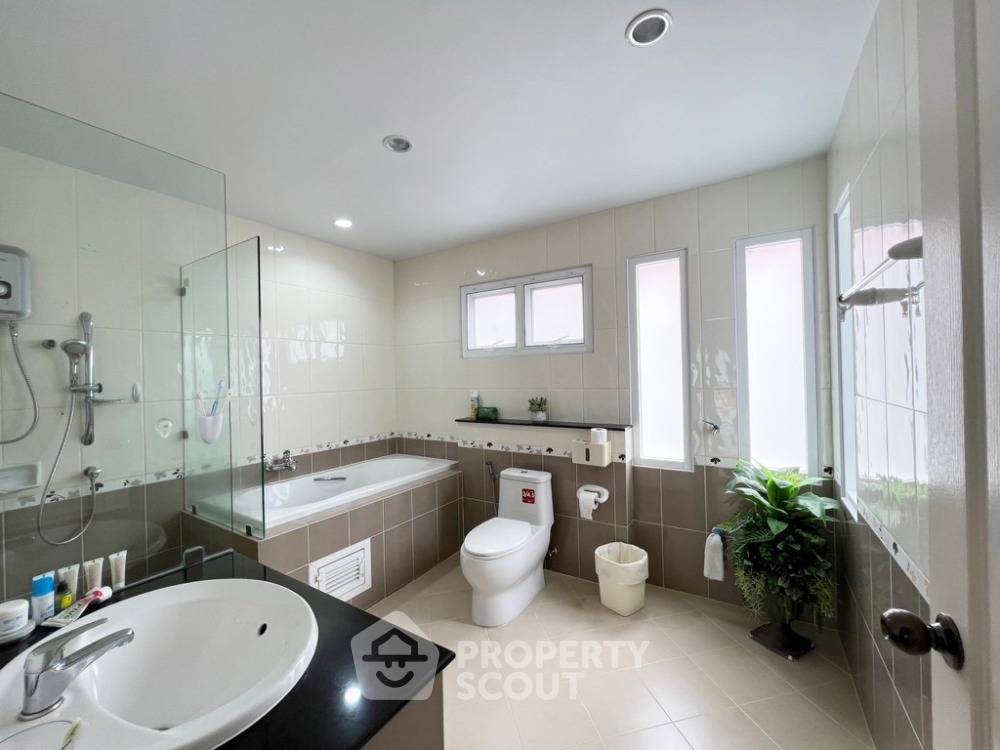 picture 5-BR House 400 Sqm For Sale, Top Land Ratsada Phuket (ID 1865053) - 19/20