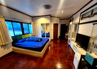 เช่าบ้านเดี่ยว ถนนรัชดาภิเษก : LTH13645 – House for Rent บ้านให้เช่า at Suthisan (Soi Sabaijai) Size 74 sq.w. 4 beds 5 baths Near MRT Sutthisan ONLY 90K/Month