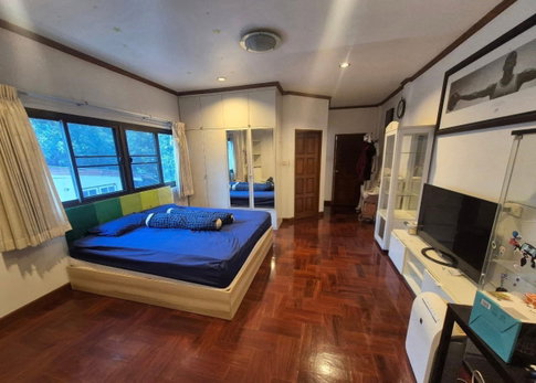 LTH13645 – House for Rent บ้านให้เช่า at Suthisan (Soi Sabaijai) Size 74 sq.w. 4 beds 5 baths Near MRT Sutthisan ONLY 90K/Month