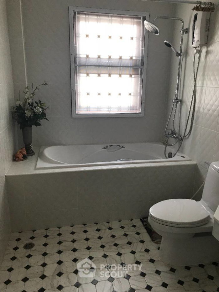 รูป บ้านเดี่ยว 4 ห้องนอน 320 ตร.ม. ขาย ใกล้ทุ่งสองห้อง เขตหลักสี่ (ID 1624919) - รูปที่ 9/11