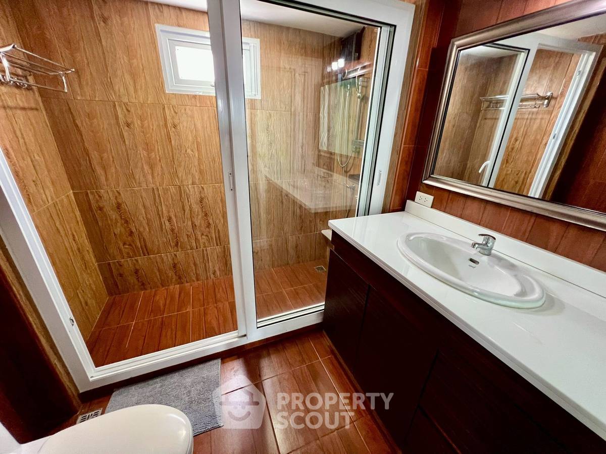 รูป บ้านวิลล่า 4 ห้องนอน ในโครงการ บ้านปาร์ค รุ่งเรือง พัทยาตะวันออก (ID 2133274) - รูปที่ 13/18
