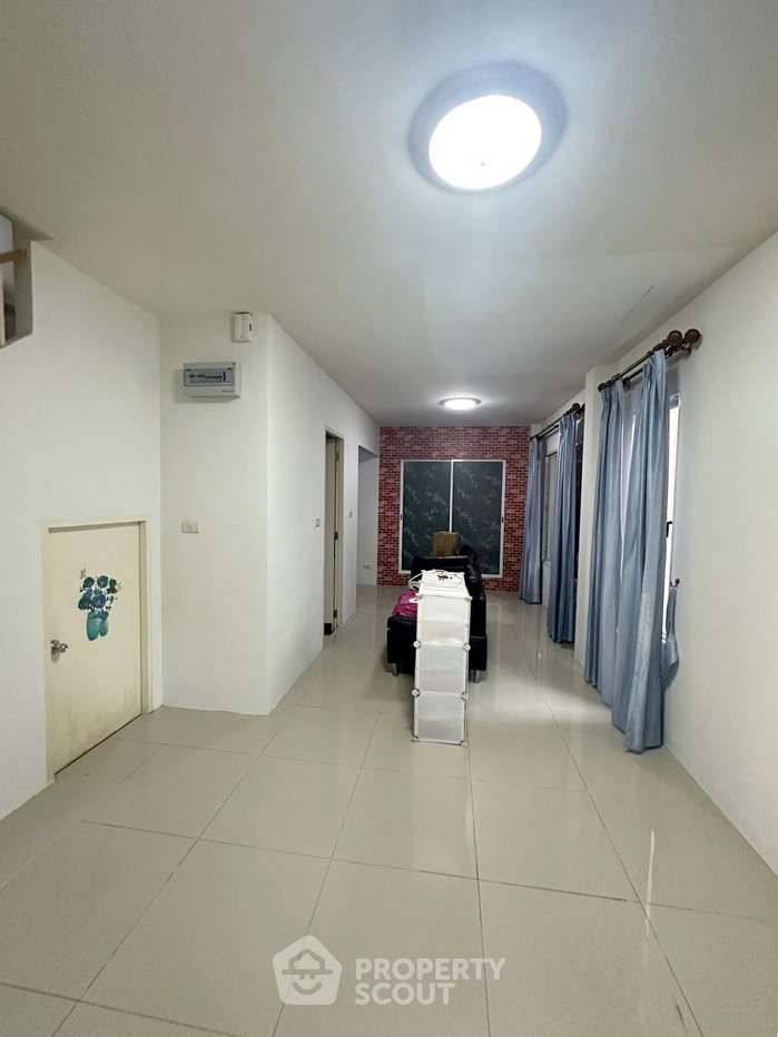 รูป ทาวน์เฮาส์ 2 ห้องนอน ขาย 100 ตร.ม. ใกล้นาจอมเทียน เมืองพัทยา (ID 2115103) - รูปที่ 5/8