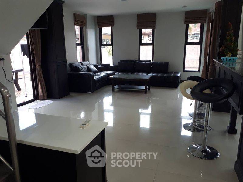 รูป บ้าน 6 ห้องนอน ให้เช่า วิวพอยท์ วิลเลจ นาจอมเทียน พัทยา (ID 2142432) - รูปที่ 3/12