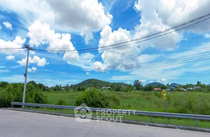 รูป ที่ดินเพื่อขาย ในหนองขาม ศรีราชา ชลบุรี 📍 (ID 2080974) - รูปที่ 1/3
