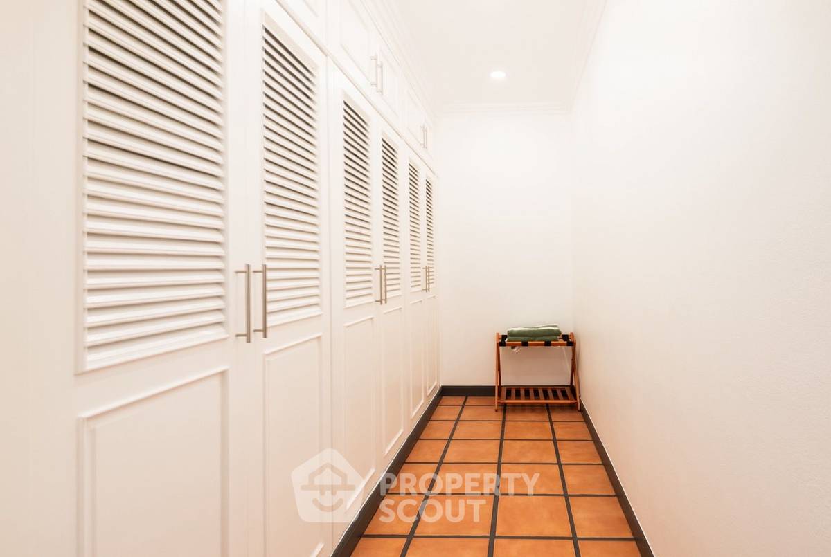 รูป ขายวิลล่า 4 ห้องนอน ในปง บางละมุง ชลบุรี พื้นที่ 425 ตร.ม. (ID 2162974) - รูปที่ 18/31