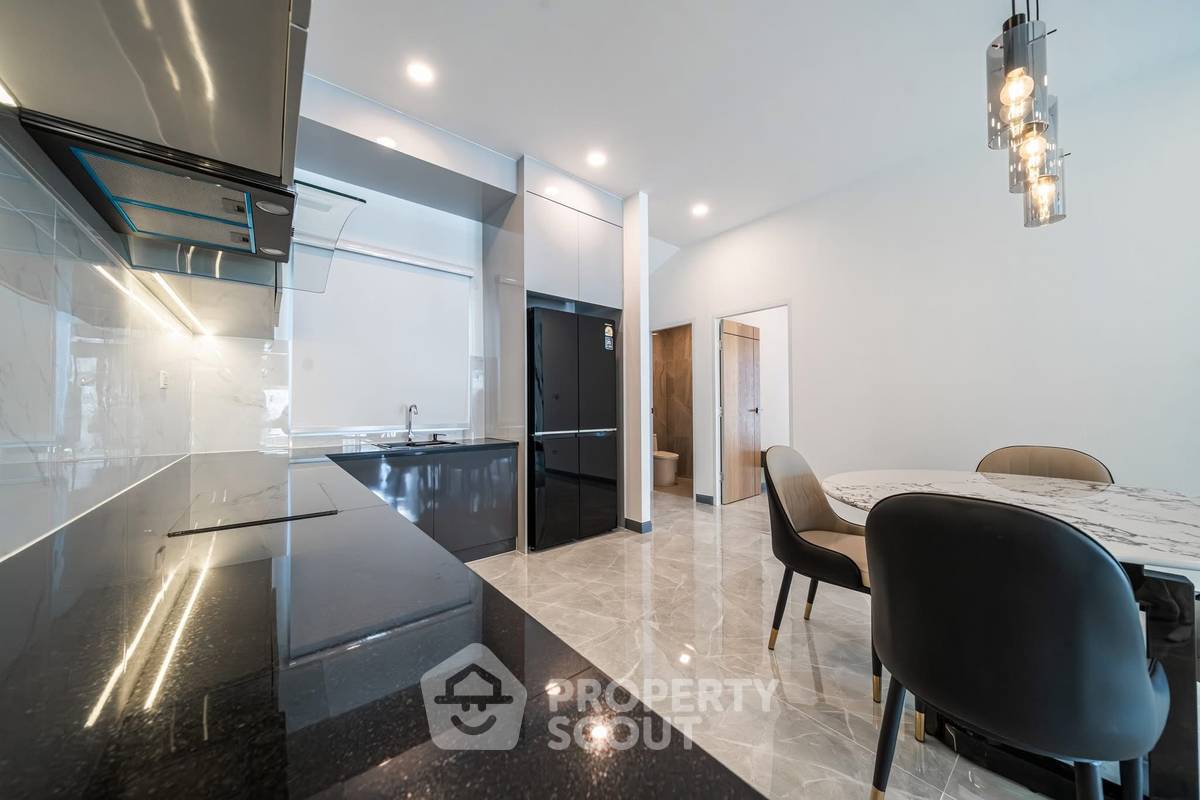 รูป บ้านเดี่ยว 5 ห้องนอน ขาย 250 ตร.ม. ในหนองปรือ พัทยา (ID 2169641) - รูปที่ 9/27
