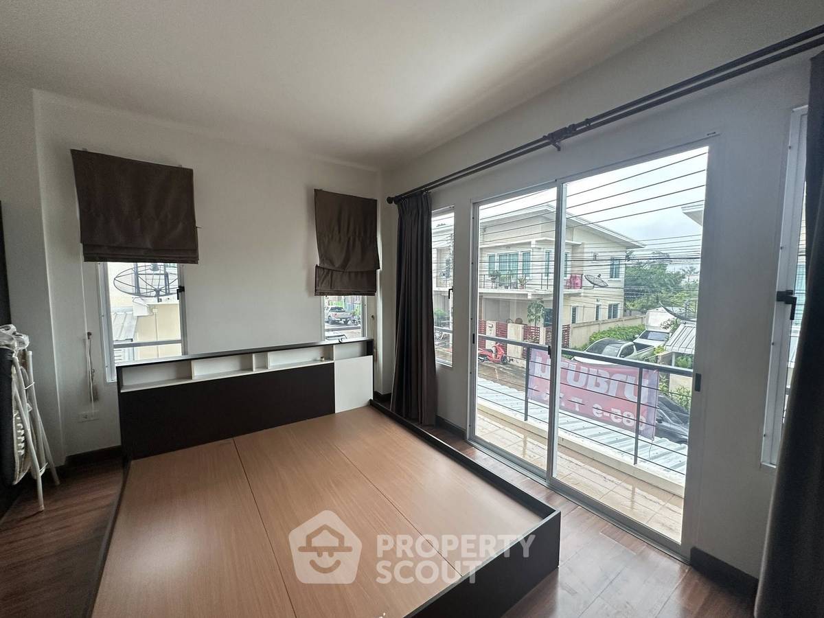 รูป ทาวน์เฮาส์ 2 ห้องนอน ขาย 100 ตร.ม. ใกล้นาจอมเทียน เมืองพัทยา (ID 2115103) - รูปที่ 4/8