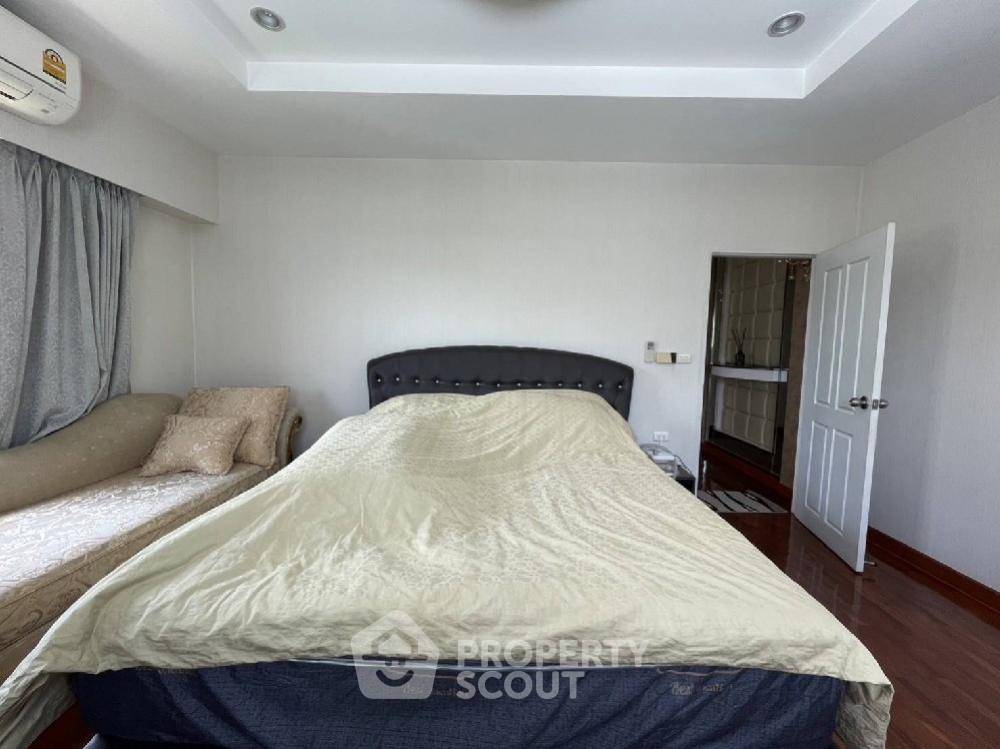 picture 5-BR Pet-Friendly House For Sale San Phisuea, Chiang Mai (ID 1521501) - 22/28