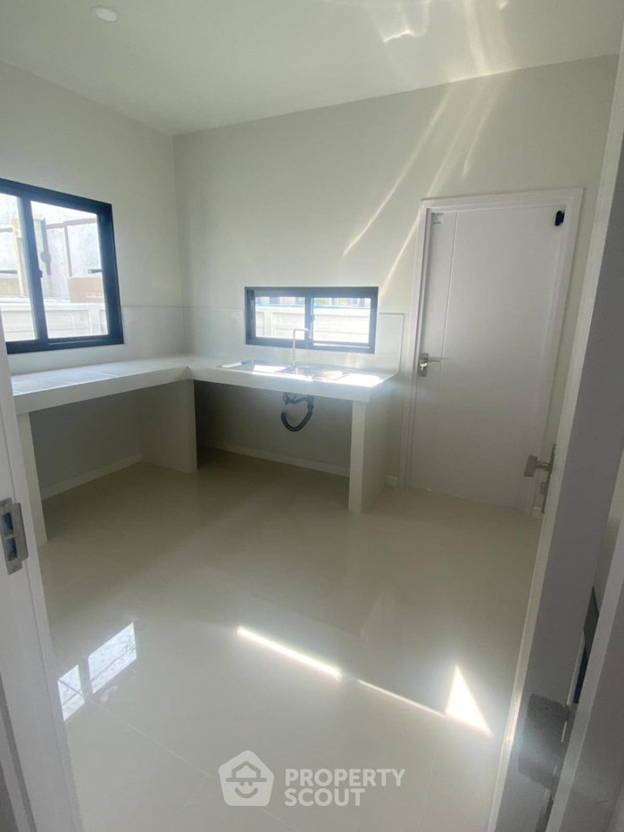 picture 3-BR House For Sale, Grand Britania Wongwaen Ramintra, Sam Wa (ID 2002212) - 15/25
