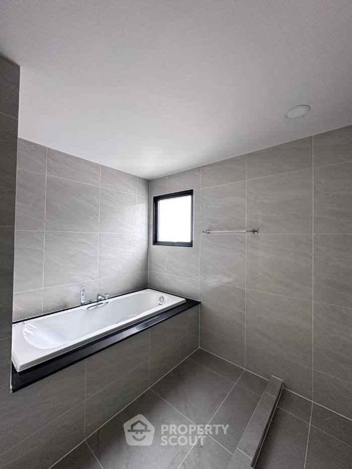 รูป บ้าน 5 ห้องนอน 377 ตร.ม. ขาย พร้อมเลี้ยงสัตว์ Britania บางนา-ศรีวารี ใกล้สระสะอาโครกใหญ่ (ID 2047019) - รูปที่ 14/37