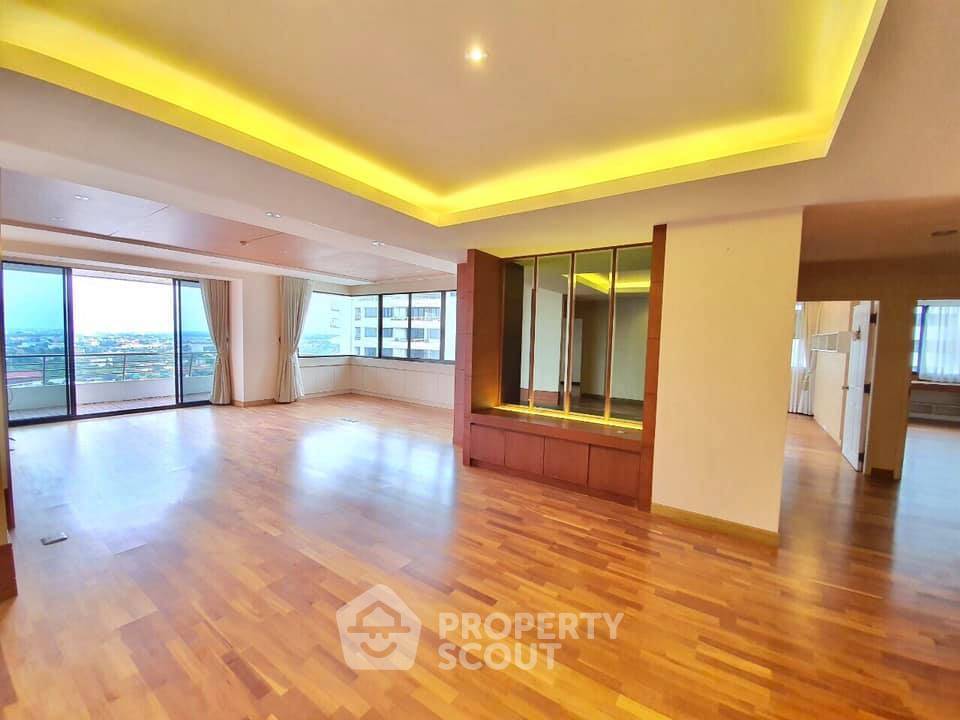 รูป คอนโด 4 ห้องนอน ขาย Riverine Place ชั้น 24 ใกล้ MRT แยกติวานนท์ (ID 566369) - รูปที่ 3/23
