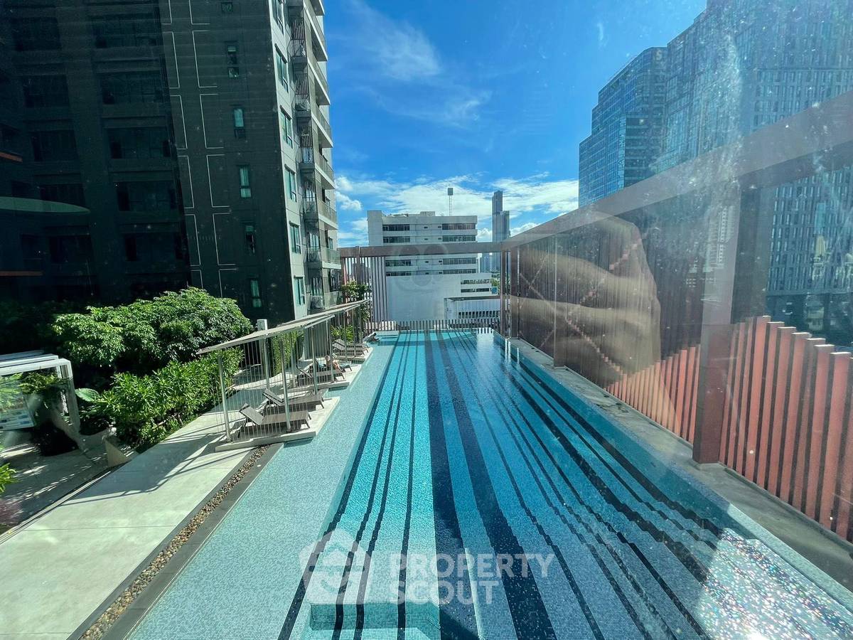 รูป คอนโด 1 ห้องนอน ขาย ใน ซี เอกมัย ใกล้ แอร์พอร์ต เรล ลิงก์ รามคำแหง (ID 2456213) - รูปที่ 9/12