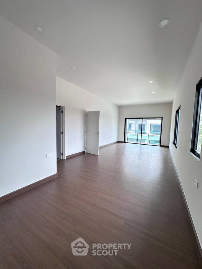 รูป บ้าน 5 ห้องนอน 377 ตร.ม. ขาย พร้อมเลี้ยงสัตว์ Britania บางนา-ศรีวารี ใกล้สระสะอาโครกใหญ่ (ID 2047019) - รูปที่ 13/37