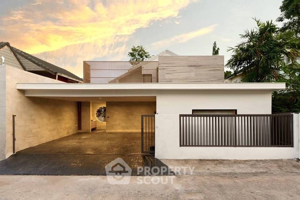 รูป คอนโด 4 ห้องนอน ขนาด 300 ตร.ม. ขายที่ B Condo ใกล้ บางแค้ว (MRT) (ID 1645764) - รูปที่ 1/10