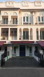 รูปภาพ Townhouse for rent, Leon Village, Sukhumvit 62, 24.6 sqw 201 sqm 3 bedrooms, 3 bathrooms, 3 floors, parking for 2 cars