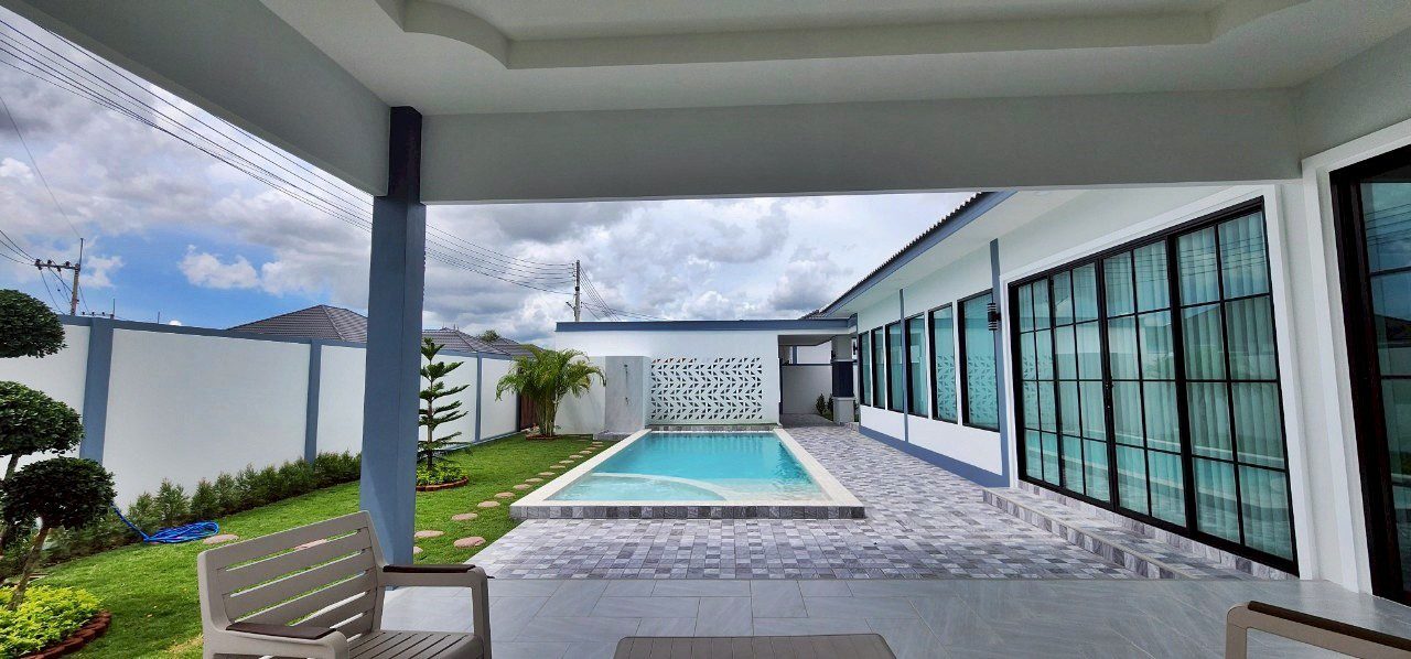 รูป Spacious 4-Bedroom House for Sale in Soi Siam Country Club - รูปที่ 3/19