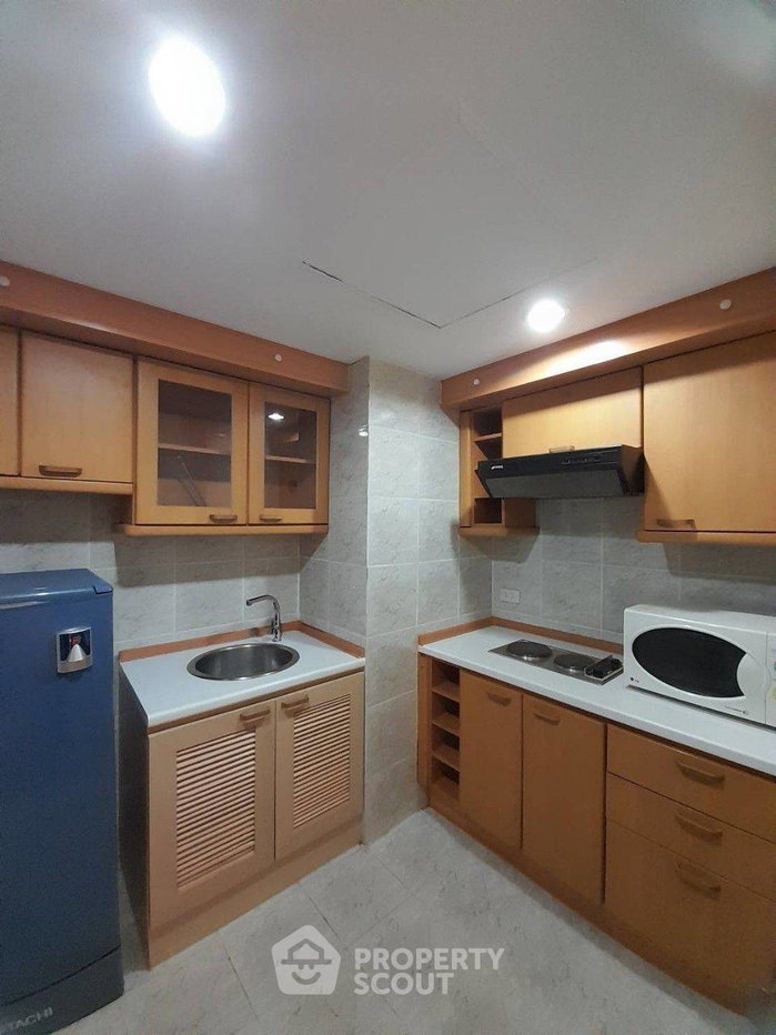 รูป คอนโด 1 ห้องนอน 65 ตร.ม. ชั้น 16 โอมินิ ทาวเวอร์ ใกล้ BTS นานา 400 ม. (ID 2009413) - รูปที่ 2/6