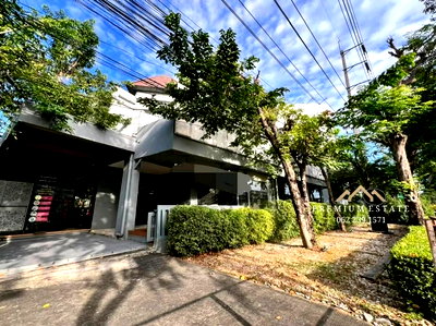 บ้านเดี่ยว ลาดพร้าว 71 : 📍ขายด่วน! บ้านเดี่ยว/โฮมออฟฟิศ/คลีนิคหรู ติดถนนใหญ่ เลียบด่วนรามอินทรา ลาดพร้าว 73 ทำเลธุรกิจพร้อมที่พักอาศัย ใกล้ห้าง Central Eastville