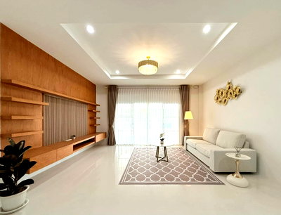 ทาวน์โฮม ถนนพรประภานิมิต : 2-Storey House in East Pattaya for Sale