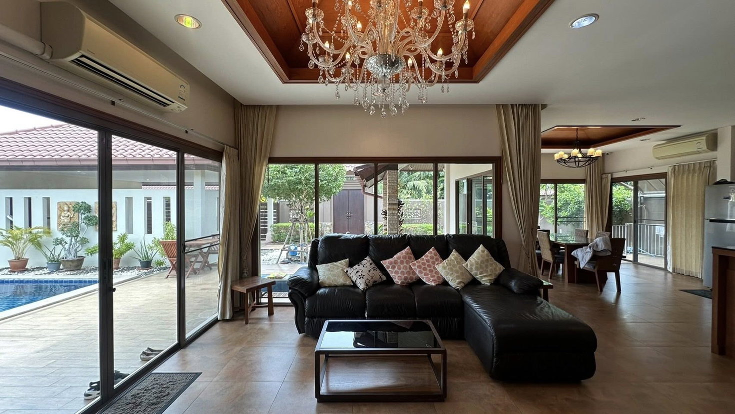 รูป Spacious 3-Bedroom, 2-Bathroom Pool Villa for Rent in Huay Yai - รูปที่ 4/9