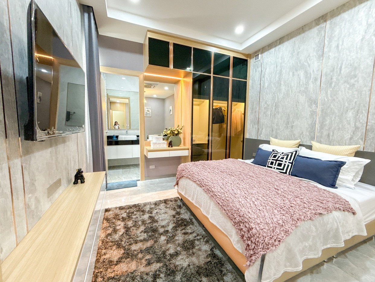 รูป Luxury Pool Villa for Sale – Prime Mabprachan Location - รูปที่ 12/21