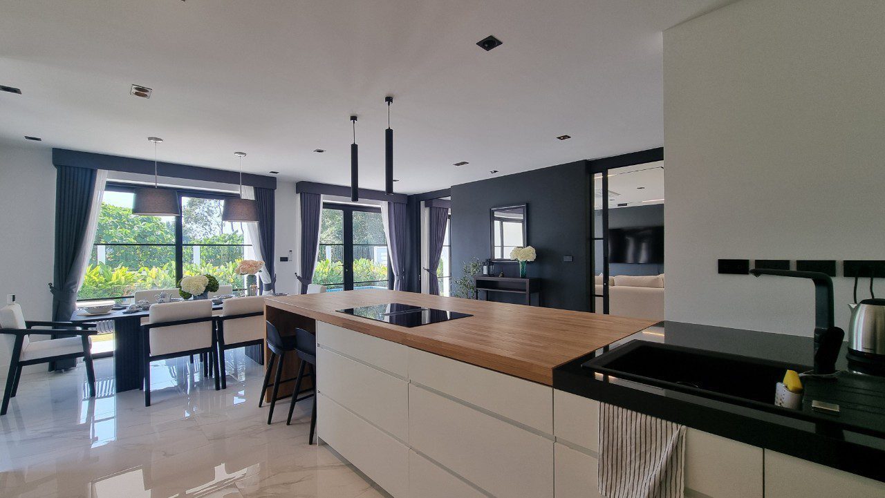 รูป Pool Villa in Mabprachan for Rent - รูปที่ 5/25