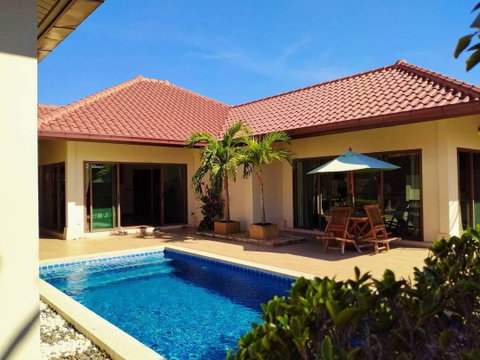 Spacious 3-Bedroom, 2-Bathroom Pool Villa for Rent in Huay Yai