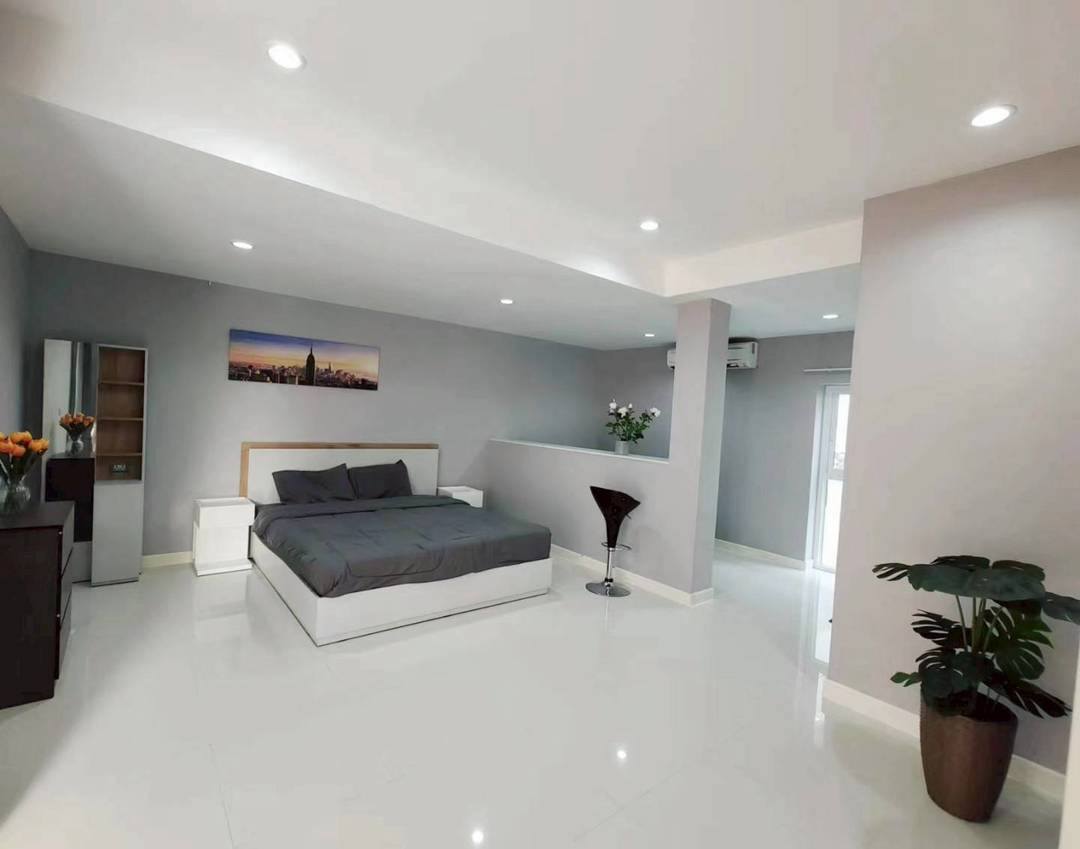 รูป Spacious 9-Bedroom Pool Villa in East Pattaya - รูปที่ 11/15