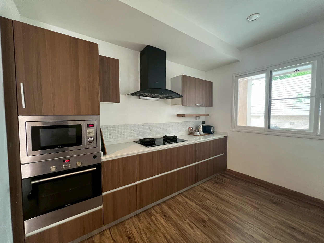 รูป Luxury Pool Villa 6 Bedrooms for Rent in Thung Klom-Tan Man - รูปที่ 11/23