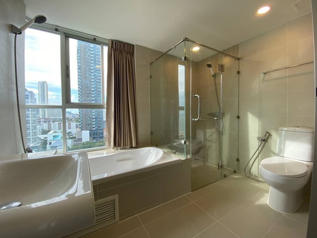 รูป Lumpini Jomtien 3-Bedroom Condo for Sale with Direct Sea View - รูปที่ 12/17