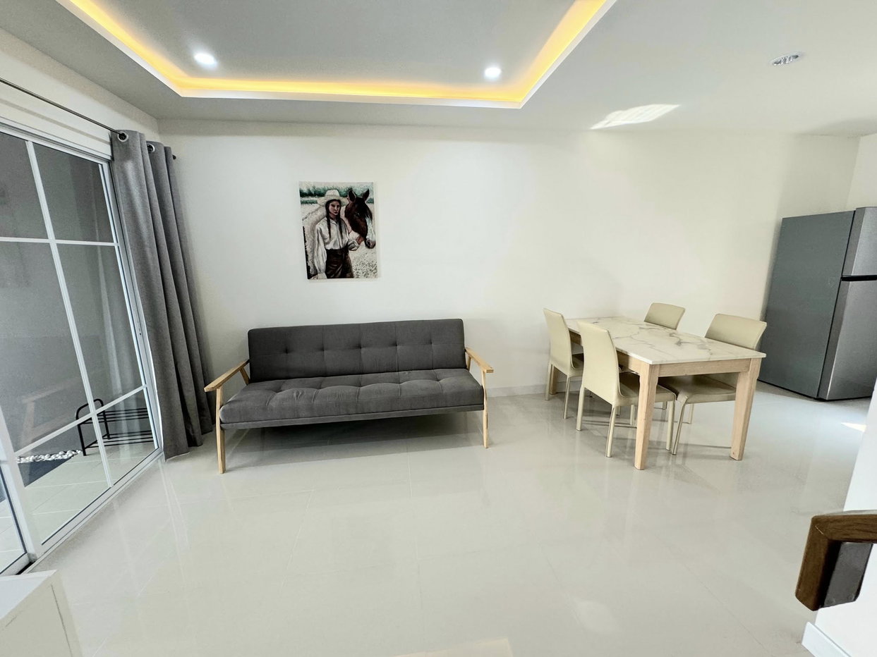 รูป Townhouse in Huay Yai for Sale - รูปที่ 2/9
