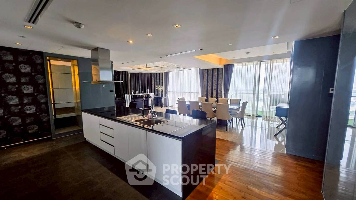 รูป คอนโด 3 ห้องนอน ชั้นสูง 36 243 ตร.ม. ขาย The Pano Rama 3 (ID 2256315) - รูปที่ 2/7