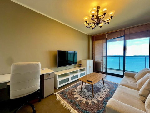 Zire Wongamat Condo for Sale – Luxury Beachfront Living