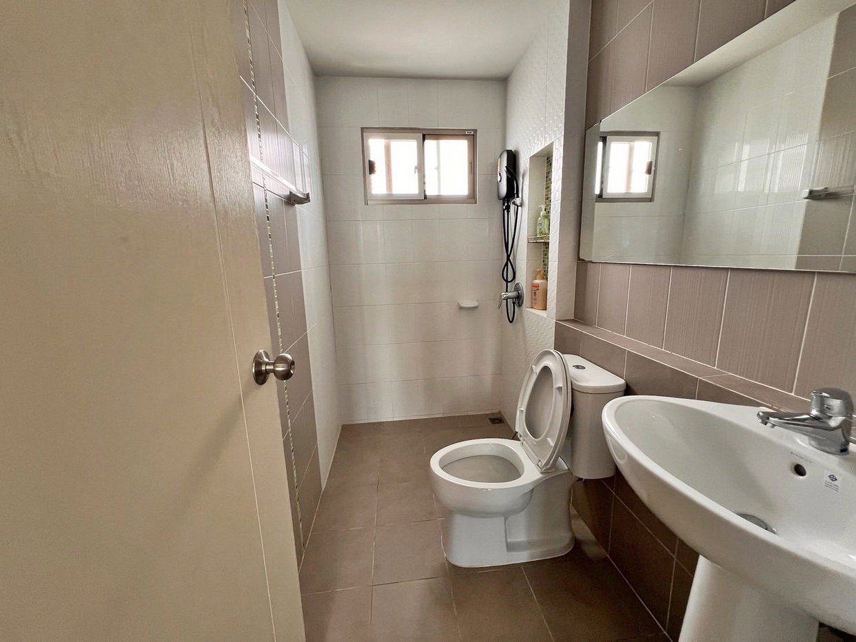 รูป 3 Bedrooms Modern House in East Pattaya for Rent - รูปที่ 7/8