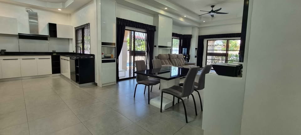 รูป Private Pool Villa Three Bedrooms for Sale in Mabprachan - รูปที่ 7/20