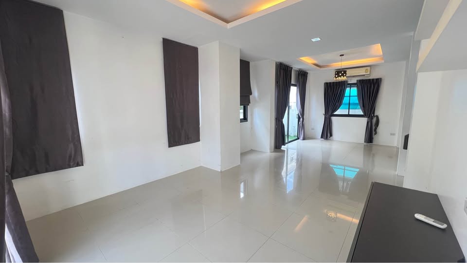 รูป 3 Bedrooms Townhouse for Sale in East Pattaya - รูปที่ 9/17