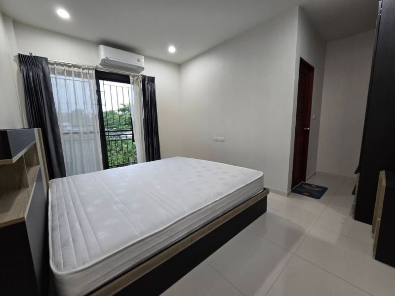 รูป 3-Storey House for Sale in East Pattaya - รูปที่ 9/14