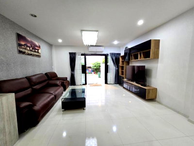 บ้านเดี่ยว หนองปรือ ชลบุรี : 3-Storey House for Sale in East Pattaya
